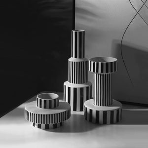 Black and White Ceramic Vases acacuss