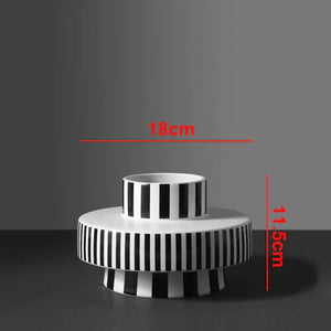 Black and White Ceramic Vases acacuss