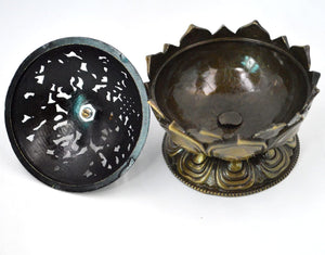 Chinese brass incense burner acacuss