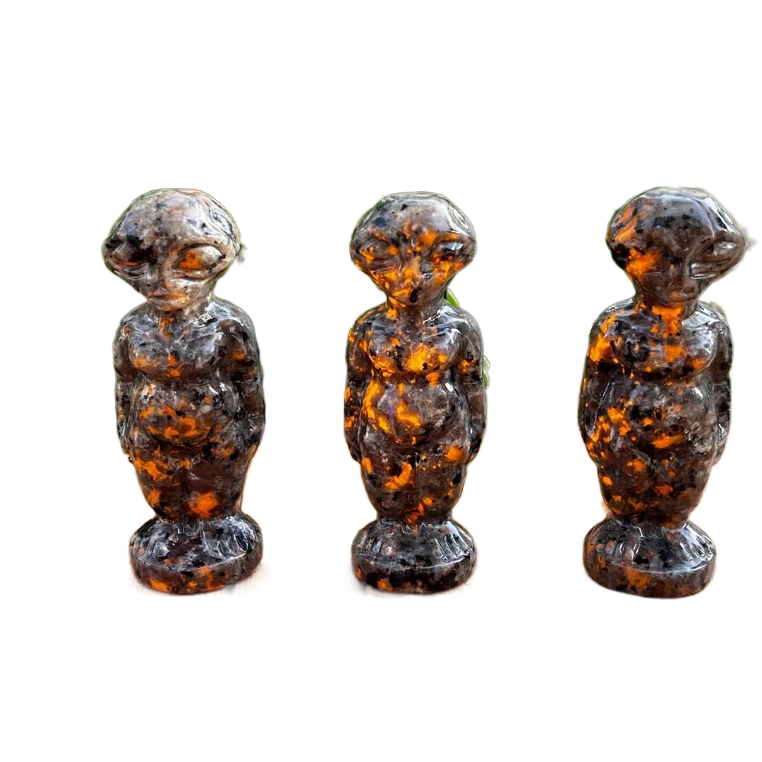 Crâne extraterrestre féminin sculpté à la main en « Obsidienne noire