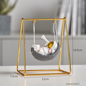 Kawaii Room Decoration Home Accessories Resin Embellishment Astronaut Model Swing Calendar Figurines Office Desk Decorative Gift acacuss