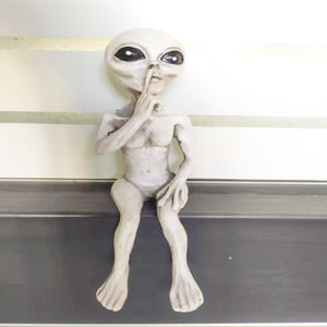 Resin Alien Statue Alien UFO Sculpture Figurine Outdoor Home Garden Decor Halloween Ornaments Yard Decoration Outdoor Miniatures acacuss