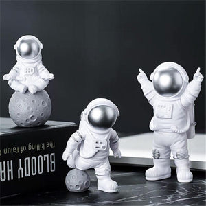 Resin Material Astronauts Ornaments Universal Cell Phone Stand Holder Christmas Gift Toys Home Office Desk Decor Birthday Gifts acacuss