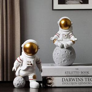 Resin Material Astronauts Ornaments Universal Cell Phone Stand Holder Christmas Gift Toys Home Office Desk Decor Birthday Gifts acacuss