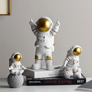 Resin Material Astronauts Ornaments Universal Cell Phone Stand Holder Christmas Gift Toys Home Office Desk Decor Birthday Gifts acacuss