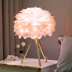 Romantic Feather Table Lamp Modern Bedside Lamp Living Room Coffee Shop Decoration Wedding Christmas Gift Ostrich Feather Light acacuss