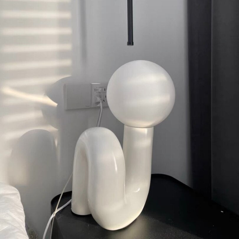 Lámpara de mesa de diseño moderna para el dormitorio Decoración de la entrada de la entrada del dormitorio Descripción lateral Bola de vidrio ligero decoración del interior del hogar