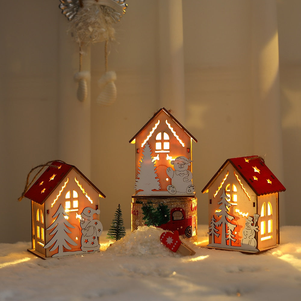 Neues Weihnachts-Holzhaus mit Anhänger, Schneemann, Elch, Weihnachtsmann, Bärenhaus, Beleuchtung, leuchtende Blockhütte, Weihnachtsdekoration