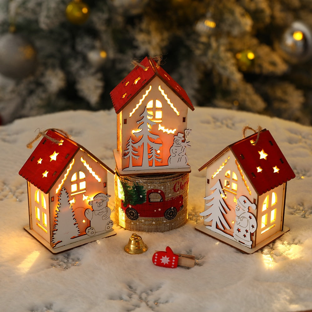 Neues Weihnachts-Holzhaus mit Anhänger, Schneemann, Elch, Weihnachtsmann, Bärenhaus, Beleuchtung, leuchtende Blockhütte, Weihnachtsdekoration