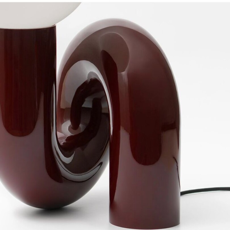 Lámpara de mesa de diseño moderna para el dormitorio Decoración de la entrada de la entrada del dormitorio Descripción lateral Bola de vidrio ligero decoración del interior del hogar