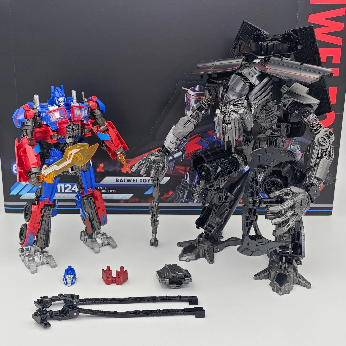 BAIWEI TW1124 Transformation TW-1124 Jetfire Skyfire And OP