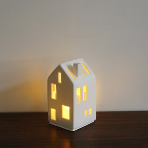 Scandinavian Style Small House Candle Holder Ceramic Hollowed Out Architectural Wax Holder Pure White Home Accessories Lamp acacuss