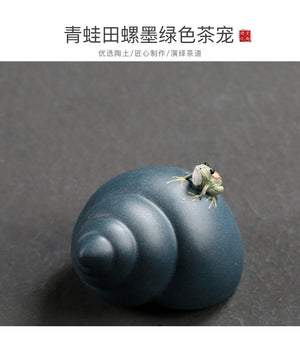 Yixing Handmade Purple Sand Tea PetCreative Frog Water Spray Kung Fu Tea SetTea Tray Ornaments Home Tea Table TeaPlay acacuss