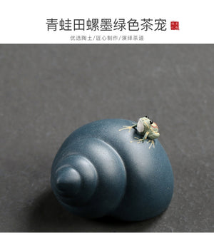Yixing Handmade Purple Sand Tea PetCreative Frog Water Spray Kung Fu Tea SetTea Tray Ornaments Home Tea Table TeaPlay acacuss