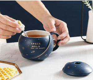 ACACUSS Handmade Astronaut Large MUG for men with Lid For Coffee and Tea 450 Ml - ACACUSS