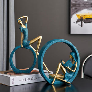 Resin Girl Sculpture Luxury Living Room Decoration Home Decorative Figures Desktop Ornament Modern Art Statue Room Decoration acacuss