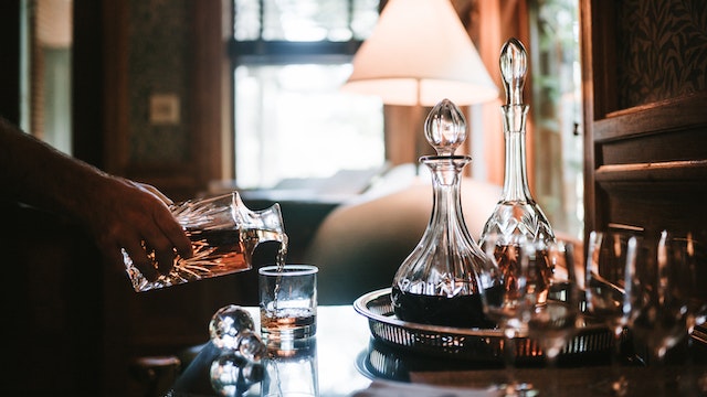 The Benefits of Using a Whiskey Decanter: Why Every Whiskey Lover Needs One acacuss
