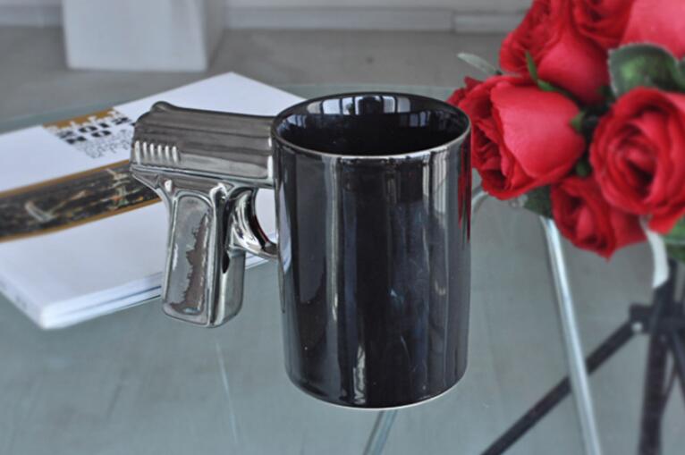 1Pcs Pistol Grip Ceramics Coffee Cups And Mugs Funny Gun Mug Milk Tea Cup Creative Style Ceramic Coffee Mug Drinkware ZL291 acacuss