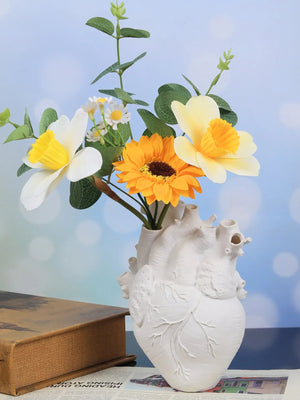 1pcs Nordic Halloween Heart Vase Resin Decorative Sample Room Table Top Living Room Vase Dining Table Dry Flower Insert acacuss