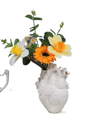 1pcs Nordic Halloween Heart Vase Resin Decorative Sample Room Table Top Living Room Vase Dining Table Dry Flower Insert acacuss