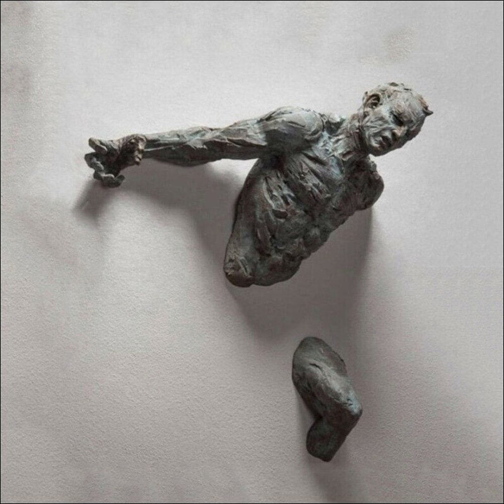 3D Through Wall Figure Sculpture Resin Electroplating Imitation Copper Abstract Climbing Man Statue Living Room Home Decoration acacuss