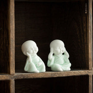 4pcs/set Ceramic Cute Mini Little Monk Tea Pet Porcelain Figurines Miniature Fairy Garden Buddha Statue Craft Feng Shui Zen acacuss