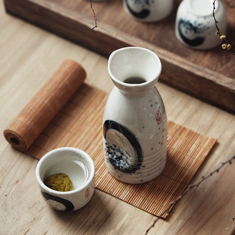 5Pcs Retro Japanese Sake Set Ceramic Flagon Liquor Cup 1 Pot 4 Cups Home Bar Sake White Wine Pot Creative Drinkware Gifts acacuss