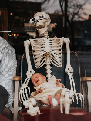 60/90cm Halloween Skeleton Plastic Simulation Human Bones Skeleton Ghost Body Halloween Party Home Bar Haunted House Props Decor acacuss