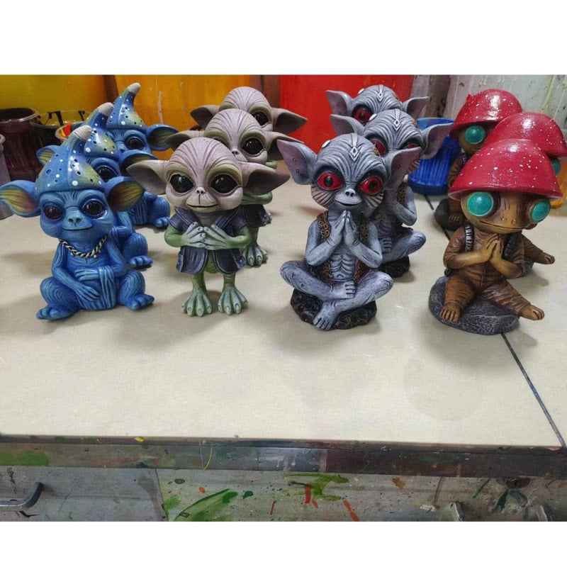 2023 New Alien Figurine Resin Fantasy Crafts Garden Halloween Decoration Aliens Statue Model Doll Elf Ornaments Children Gifts acacuss