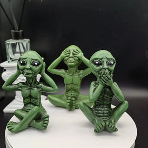 Alien Statue Outdoor Space Alien Ornaments Garden Resin Statue Figurine Home Decoration Garden Yard Decoration Miniatures acacuss