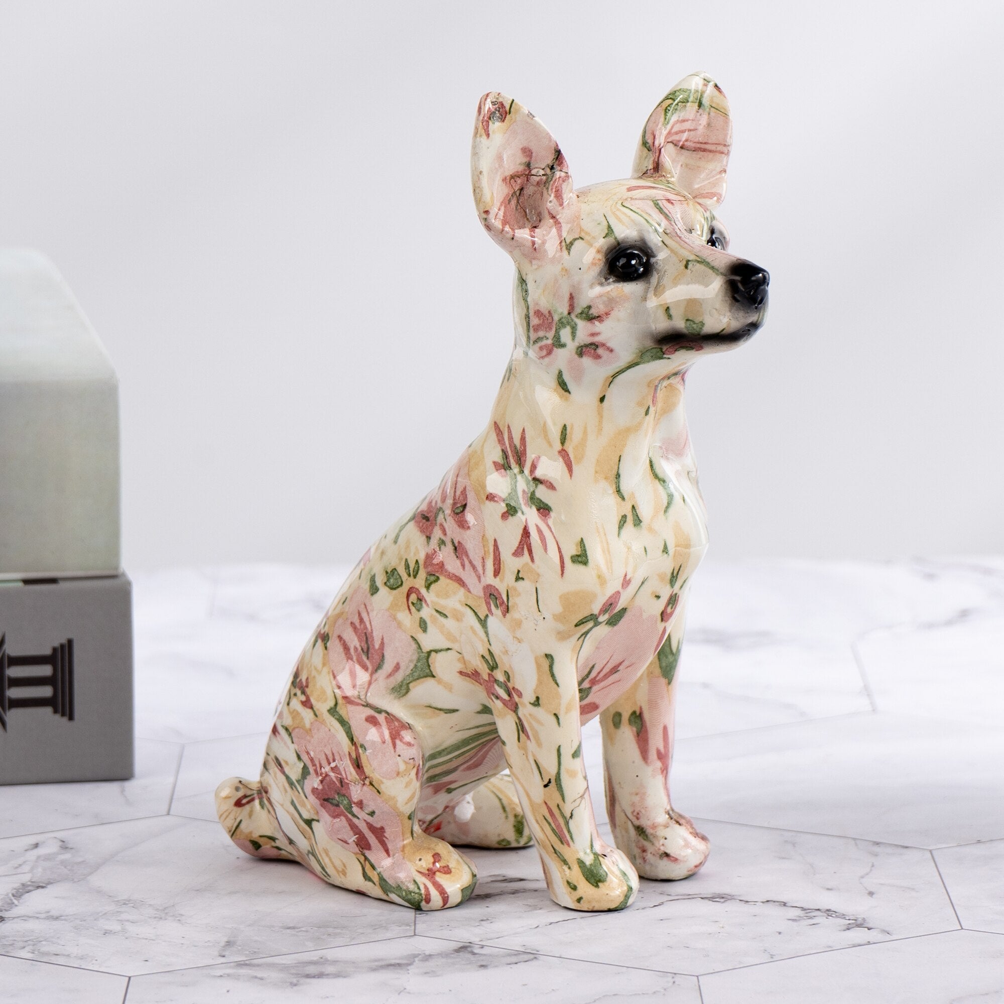 Art Graffiti  Creativity Modern Colorful Bigger Chihuahua Statue Wholesale Office Ornaments Printing Resin Dog Home Decor Crafts acacuss