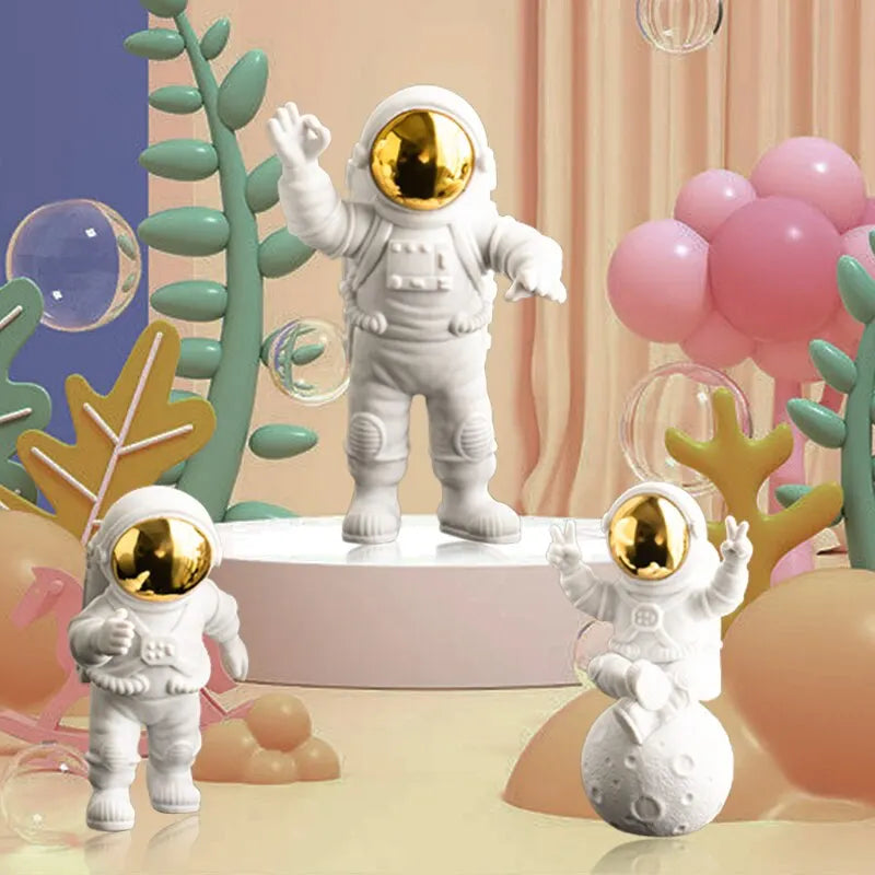 Astronaut Ornament Yellow Moon Ambient Light Office Wine Cooler Decorations Modern Astronaut Desktop Ornaments Modeling acacuss