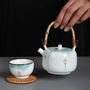 Bamboo Handle Teapot acacuss