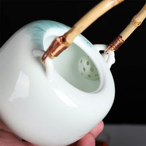 Bamboo Handle Teapot acacuss