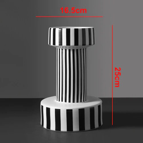 Black and White Ceramic Vases acacuss