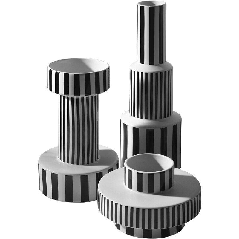 Black and White Ceramic Vases acacuss