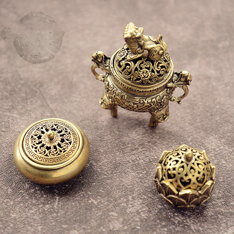 Brass Pocket Lotus Nine Tripod Incense Burner Hollow Incense Offering Coffee Table Ornaments Mini Incense Burners Copper acacuss