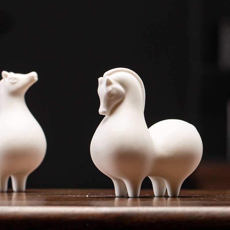 Chinese White Porcelain Horse Statue Vintage Horse Decorative Ceramic Art Zen Creative Ornaments Mascot acacuss