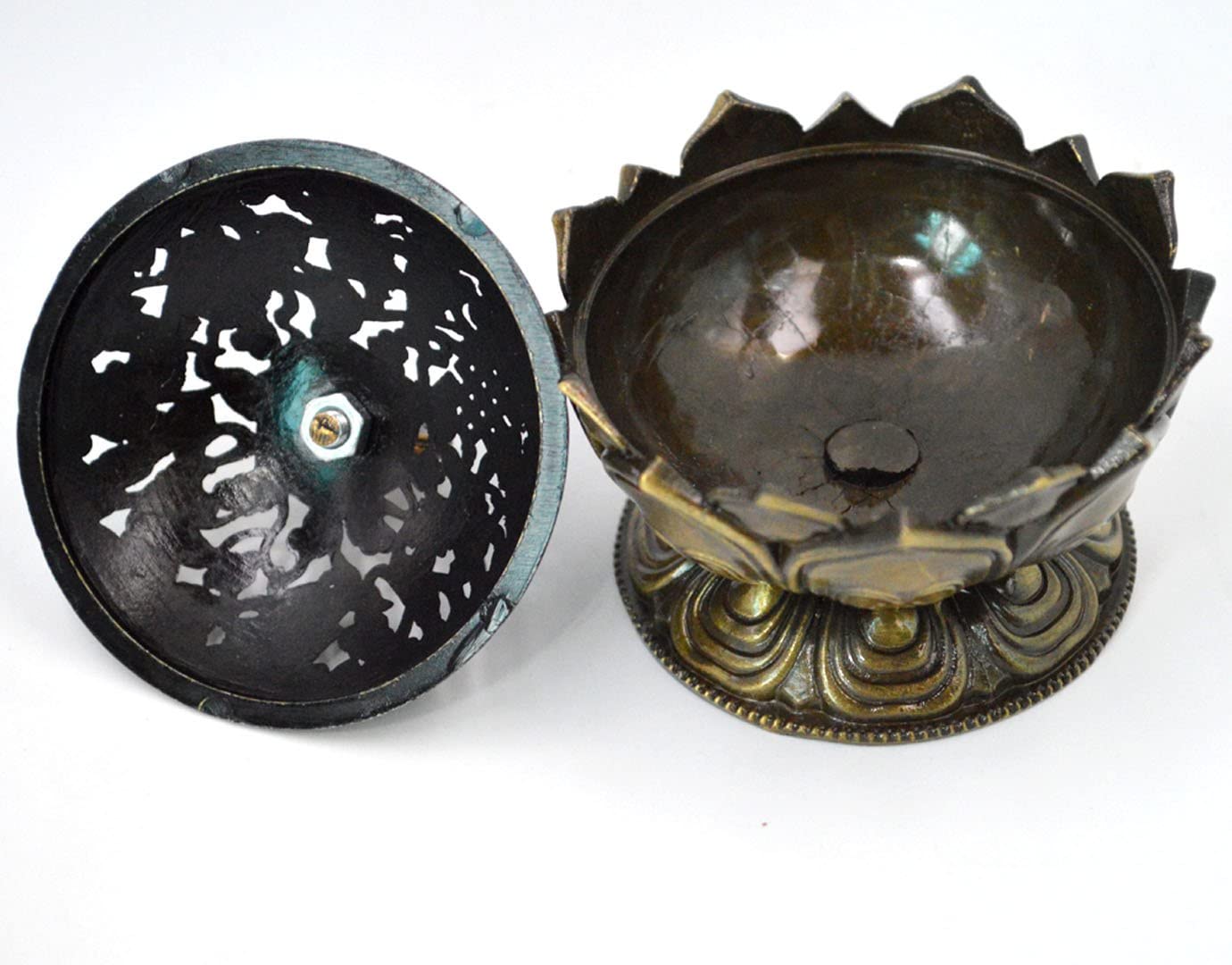 Chinese brass incense burner acacuss