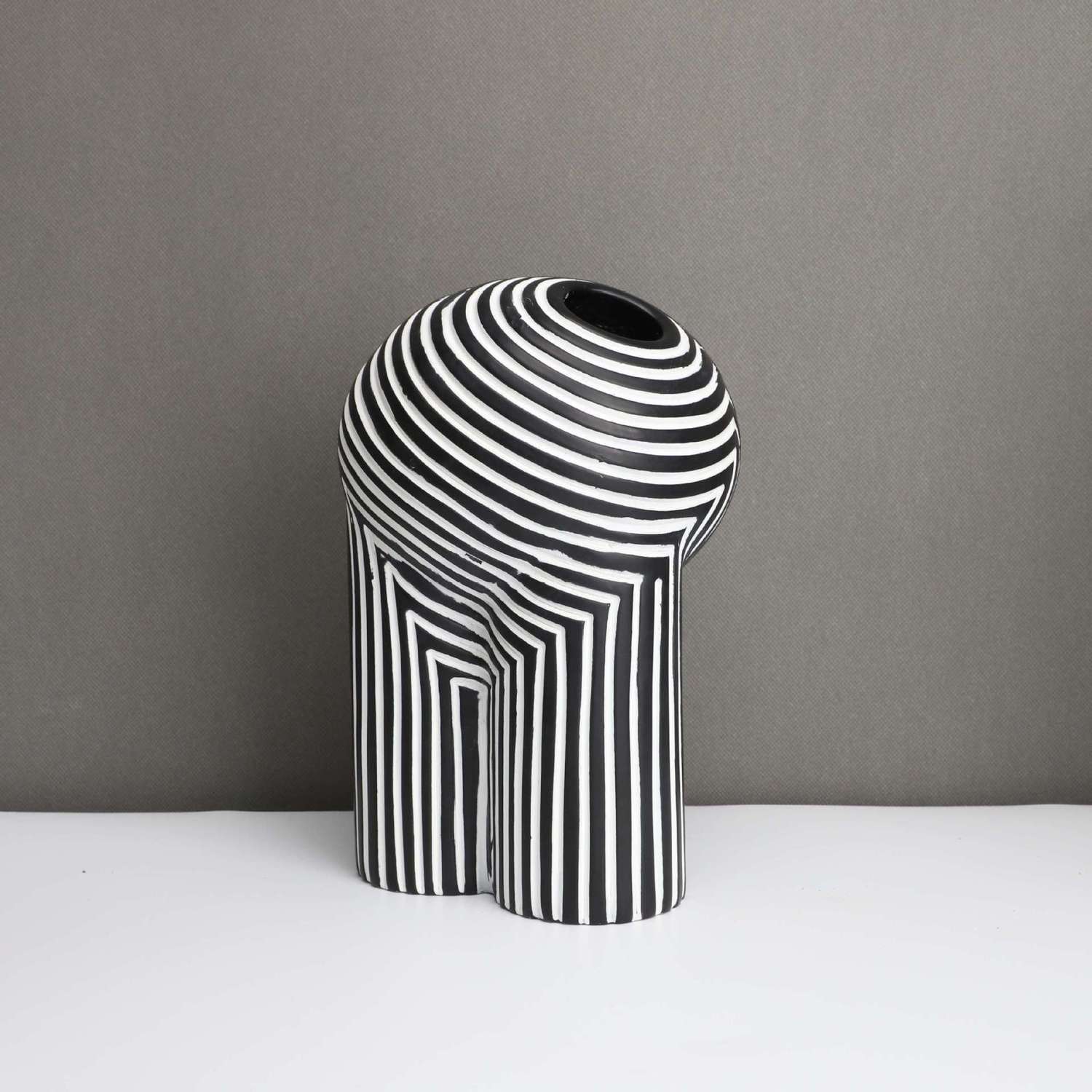 Creative Black-and-white Striped Vases European-style Flower Arrangement Model Room Hotel Living Room Decoration Home Decoration acacuss