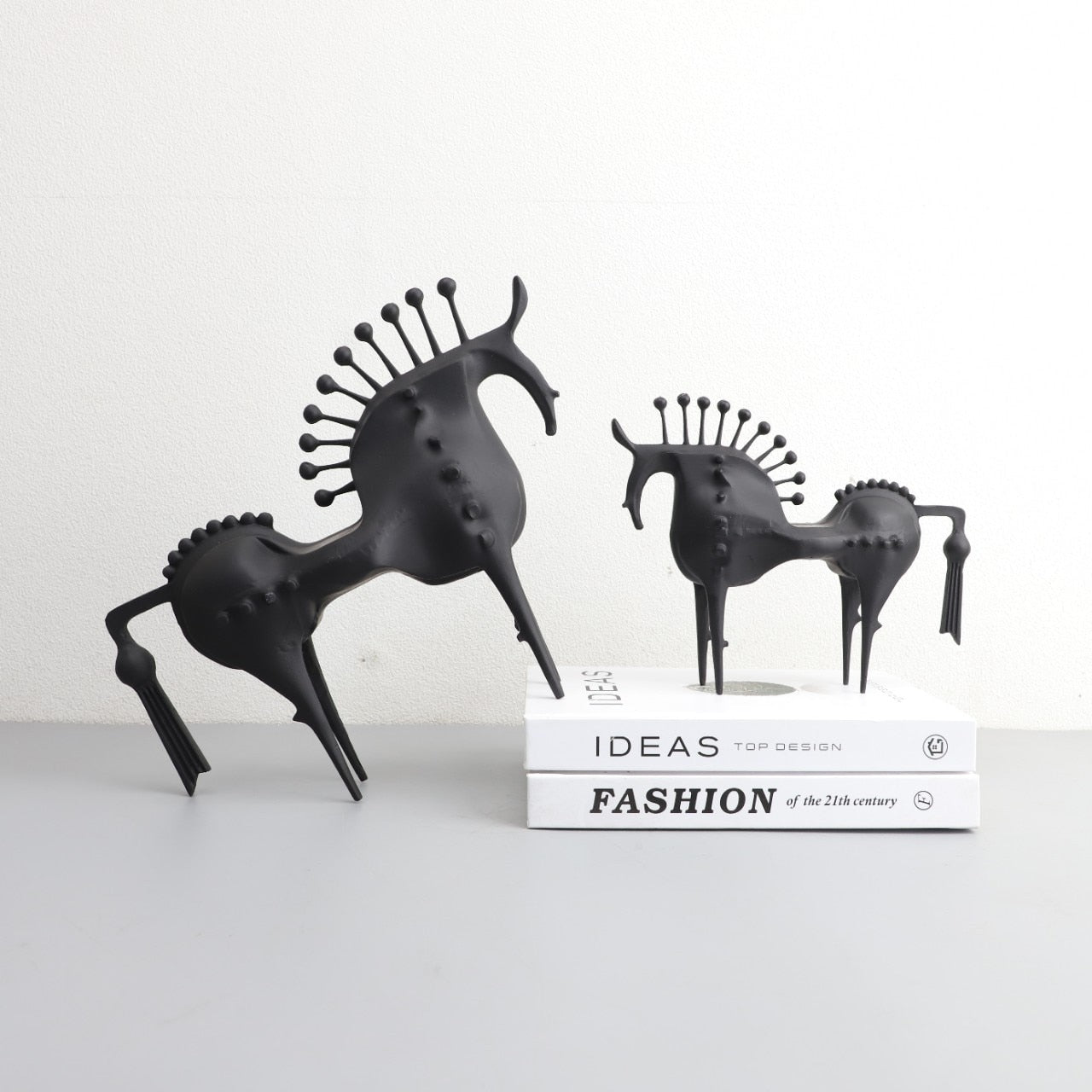 Creative Horse Statue Resin Figures Modern Home Living Room Decoration Abstract Figure Arrangement Bookshelf Decoration acacuss