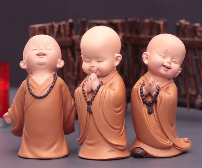 Cute Small Monk Status Figurines Religion Buddha Resin Crafts Desk Miniatures Ornaments Accessories Home Decor Car Decoration acacuss