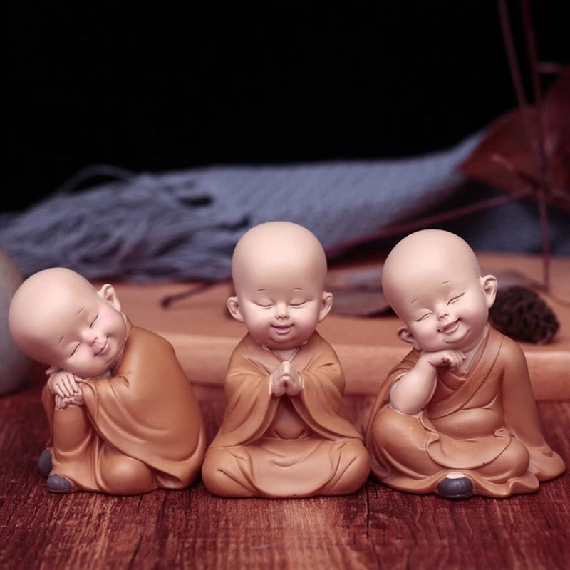 Cute Small Monk Status Figurines Religion Buddha Resin Crafts Desk Miniatures Ornaments Accessories Home Decor Car Decoration acacuss