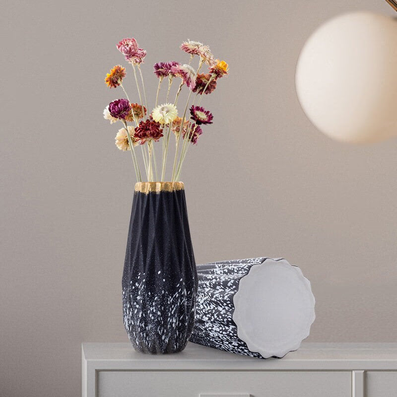 Dark Blue Vase acacuss