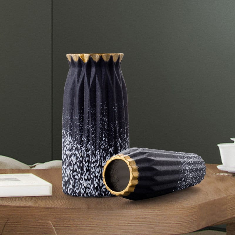 Dark Blue Vase acacuss