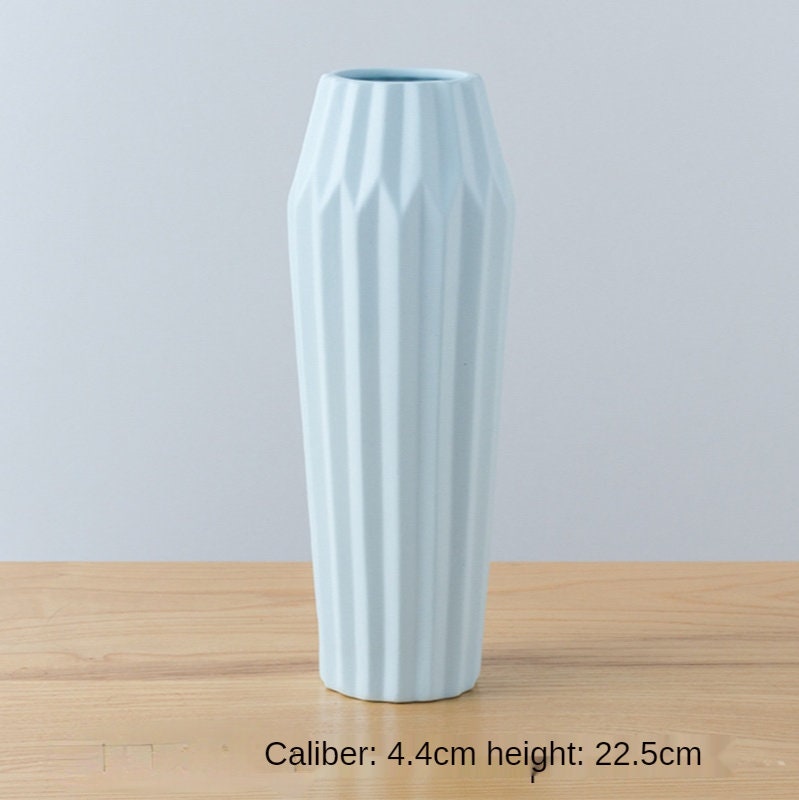 Dark Blue Vase acacuss