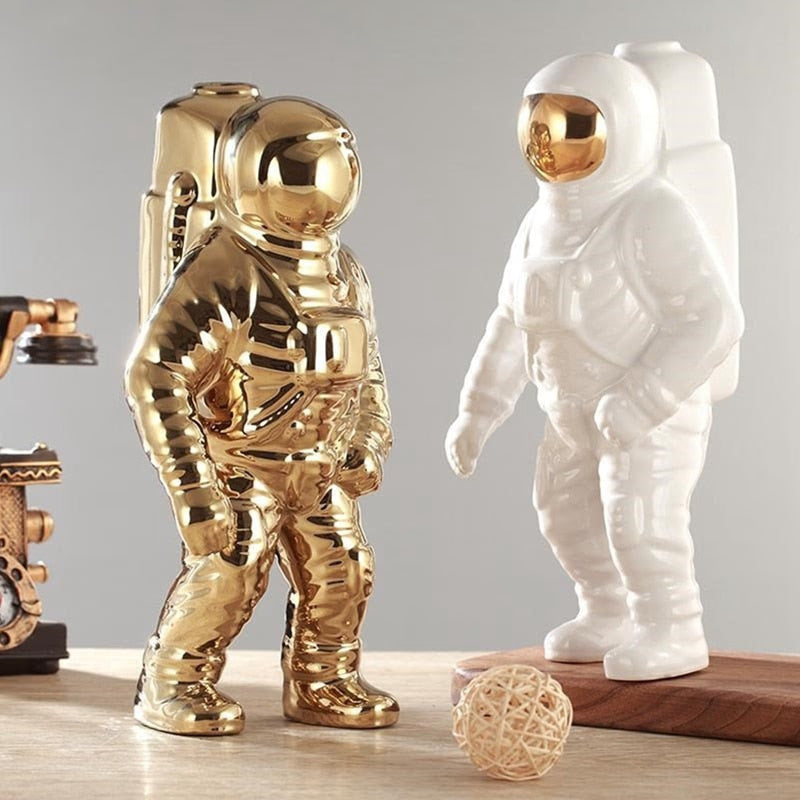 Gold Space Man Sculpture Astronaut Ceramic Vase Creative Modern Cosmonaut Model Ornament Statue Garden Tabletop Home Decoration acacuss