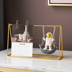 Kawaii Room Decoration Home Accessories Resin Embellishment Astronaut Model Swing Calendar Figurines Office Desk Decorative Gift acacuss