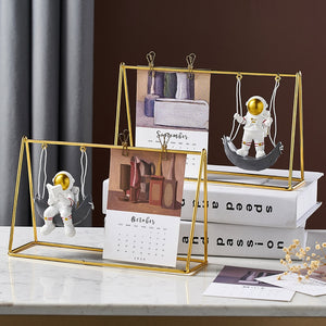 Kawaii Room Decoration Home Accessories Resin Embellishment Astronaut Model Swing Calendar Figurines Office Desk Decorative Gift acacuss