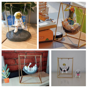 Kawaii Room Decoration Home Accessories Resin Embellishment Astronaut Model Swing Calendar Figurines Office Desk Decorative Gift acacuss